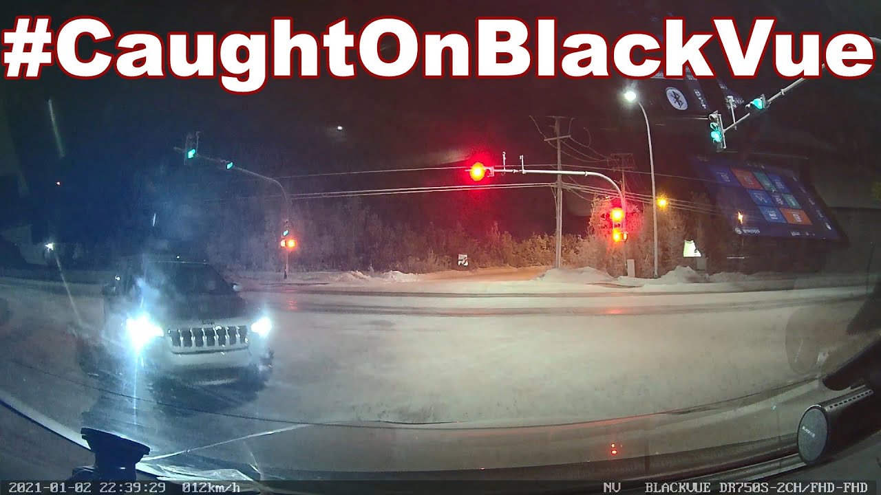 Car-Crash-On-A-Snowy-Slippery-Road-CaughtOnBlackVue