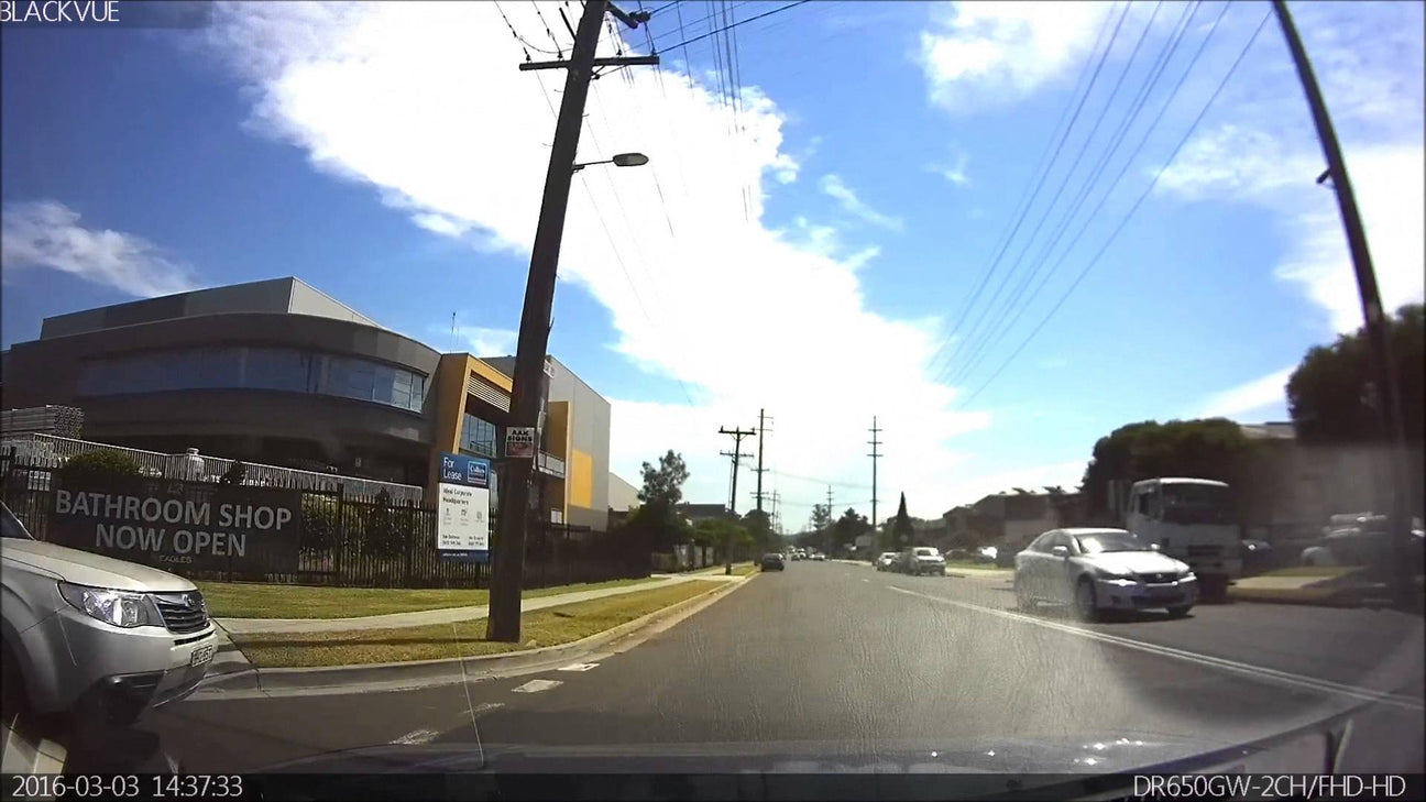 Close-call-at-Death-Intersection-Captured-on-Blackvue-650
