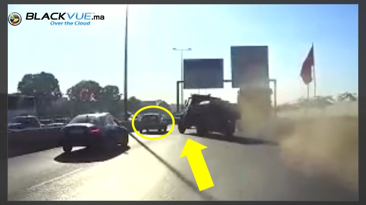 خطييير-جدا-حادثة-مفجعة-ومميتة-في-الطريق-السيار-بالدارالبيضاء-سببها-تهور-سائق-شاحنة-