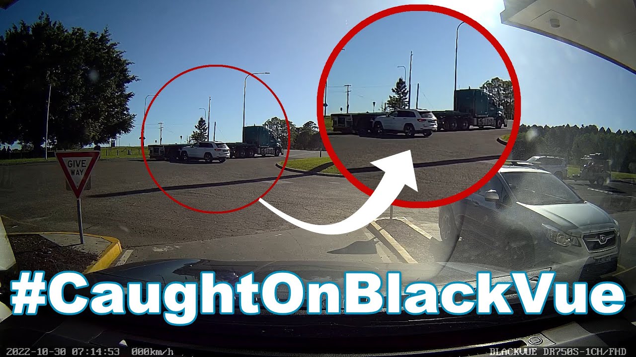 Jeep-Getting-A-Nose-Job-By-A-Truck-CaughtOnBlackVue