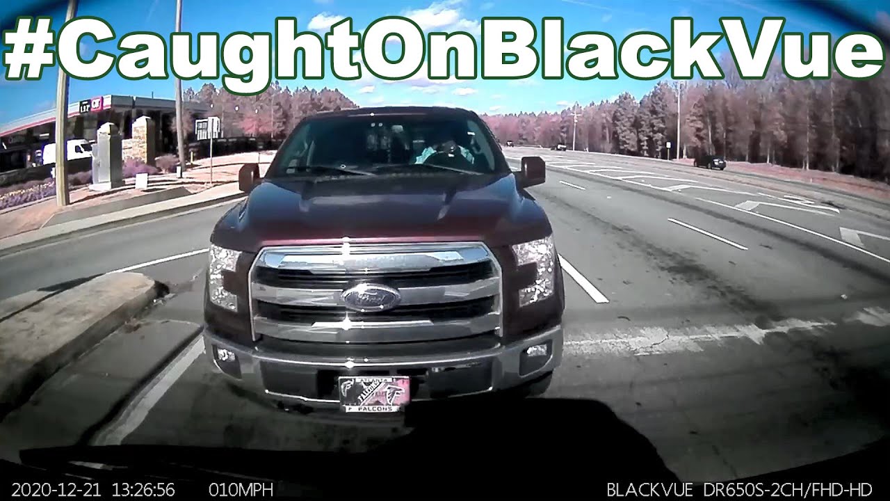 Rear-end-Accident-Worth-Over-5000-CaughtOnBlackVue