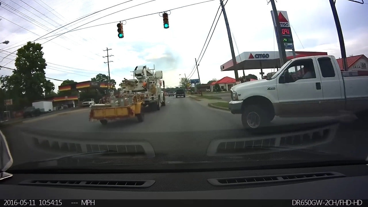 Tesla-Autopilot-Predicts-Crash-3