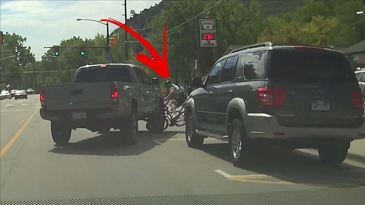 Tesla-Dashcam-Accident-Truck-vs-Bike.-But-No-TeslaCam…