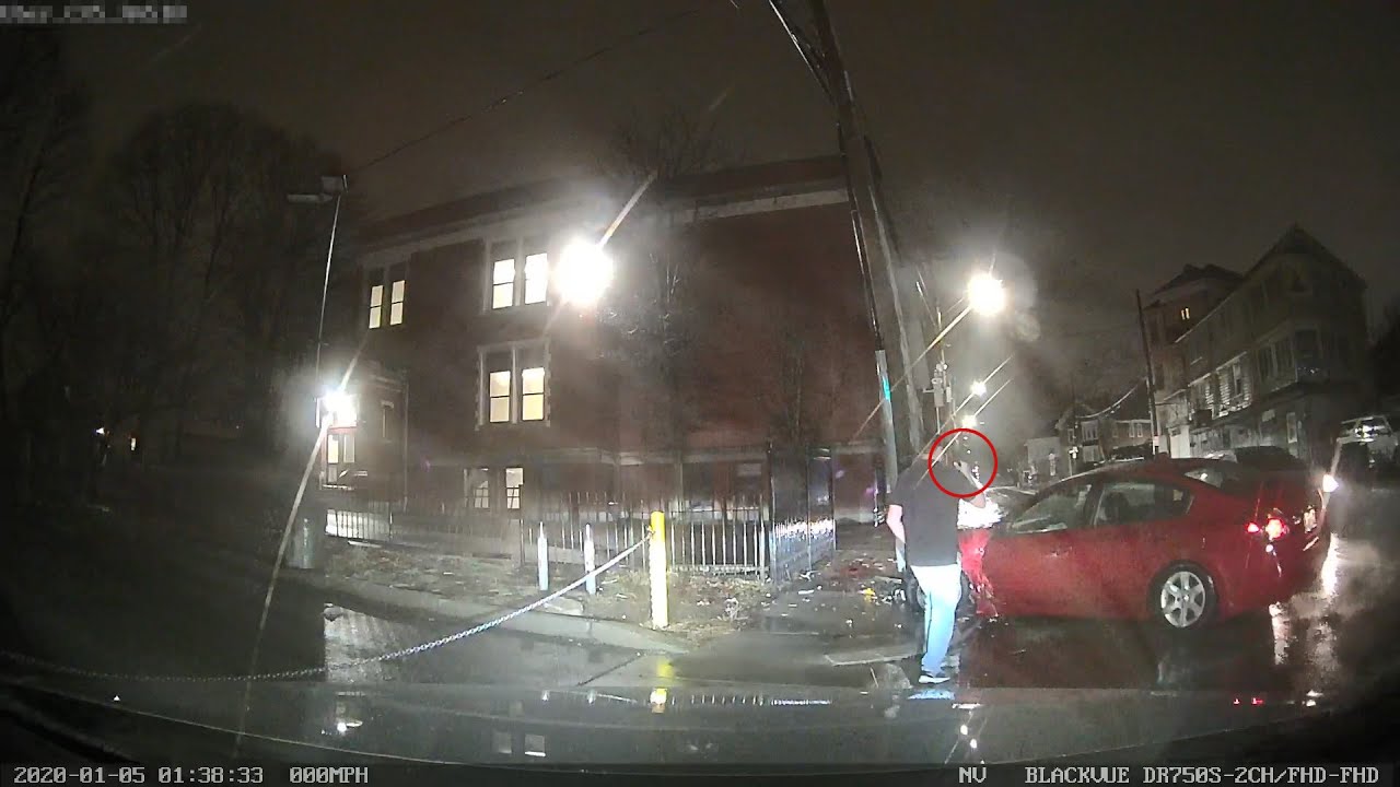 This-Man-Shows-How-To-Act-When-You-Witness-A-Crash-CaughtOnBlackVue