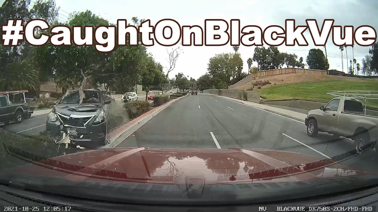 Unbelievable-HEAD-ON-NEAR-MISS-CaughtOnBlackVue-1