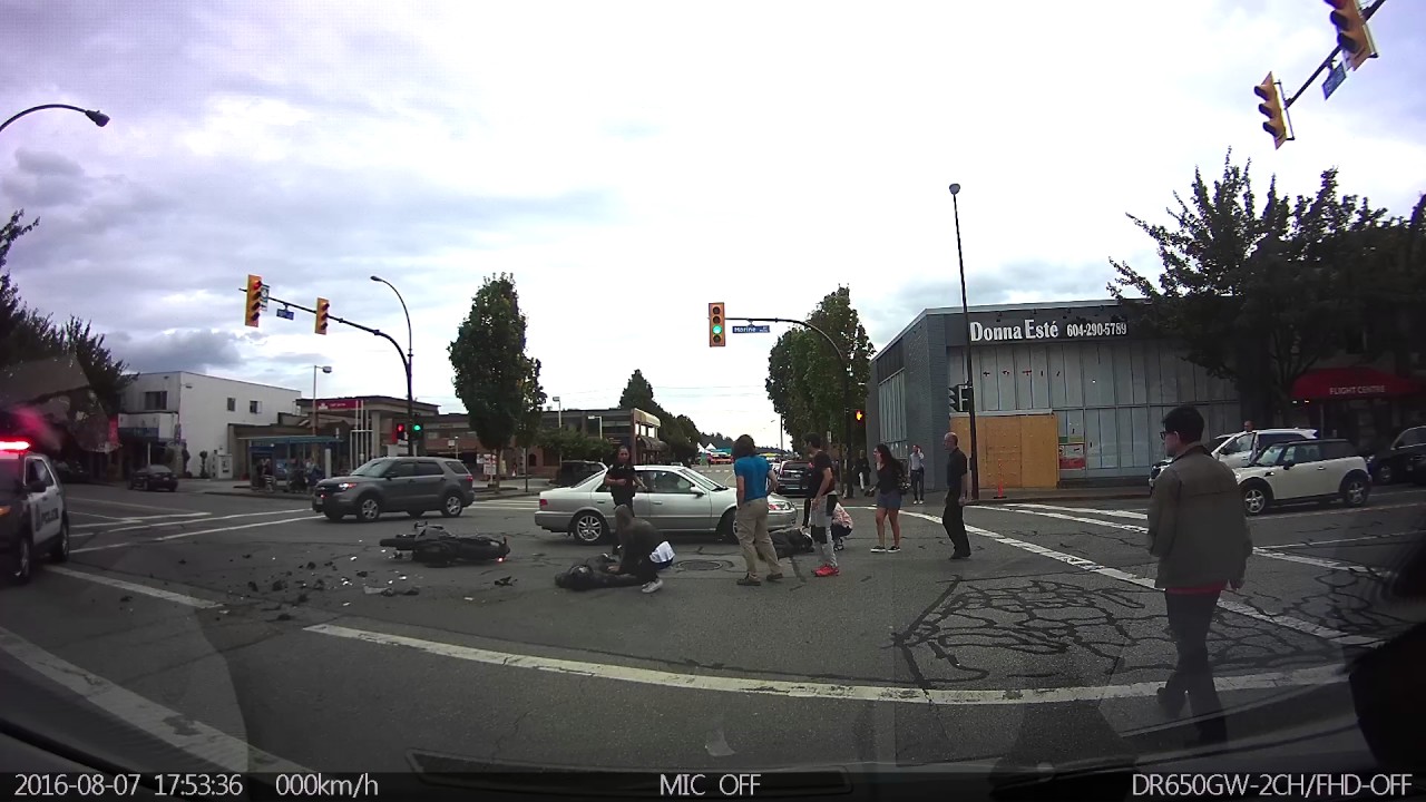 Dashcam Footage of Motorcycle Accident Helps Paramedics