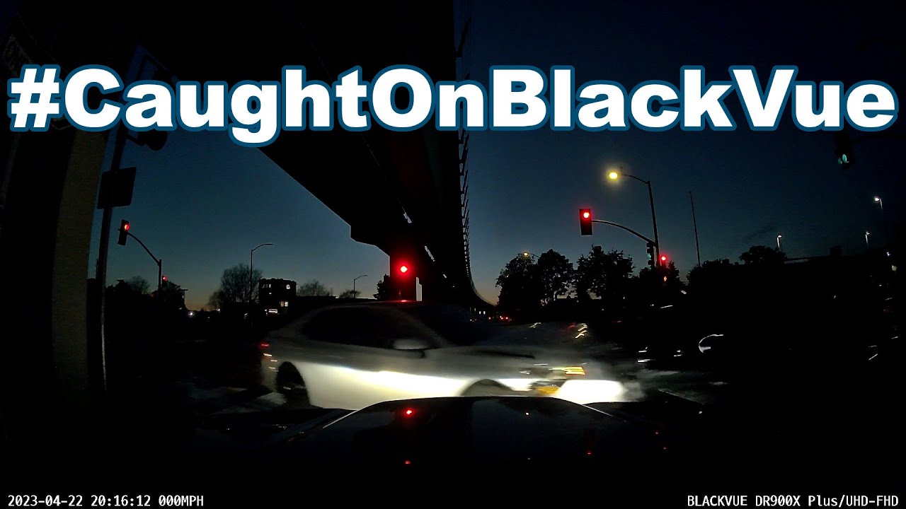 Schockierender Kreuzungsunfall verwandelt sich in Fahrerflucht #CaughtOnBlackVue